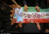 وداع باشکوه مردم قم با شهید مبارزه با صهیونیستها+ تصاویر