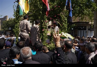 وداع باشکوه مردم فارس با پیکر شهید مرتضی بهرامی