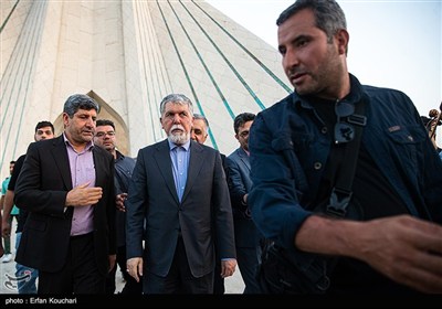 اجرای ارکستر سمفونیک تهران در میدان آزادی