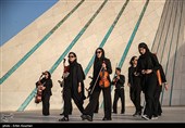 اجرای ارکستر سمفونیک تهران در میدان آزادی