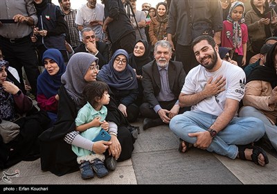 اجرای ارکستر سمفونیک تهران در میدان آزادی