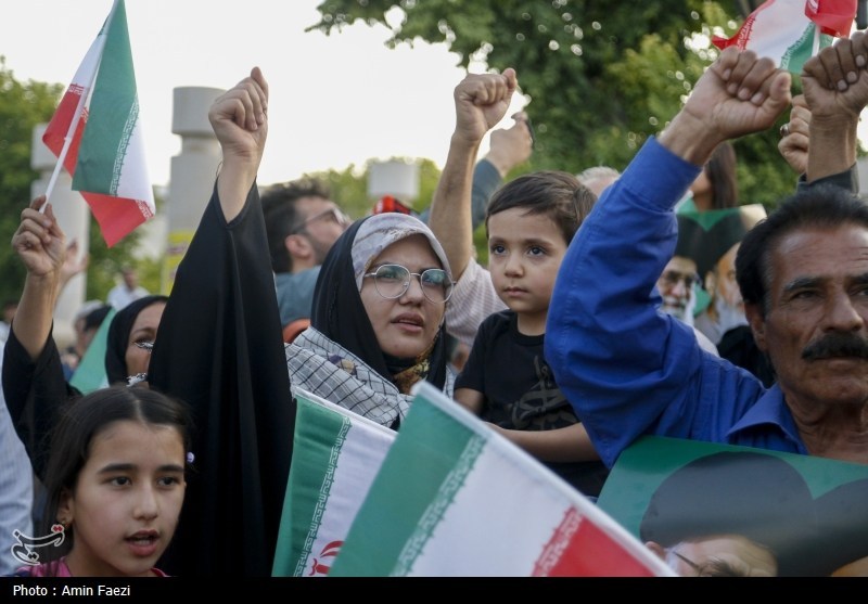 تجمع بشارت فتح در میدان شهداء شیراز- عکس صفحه استان تسنیم