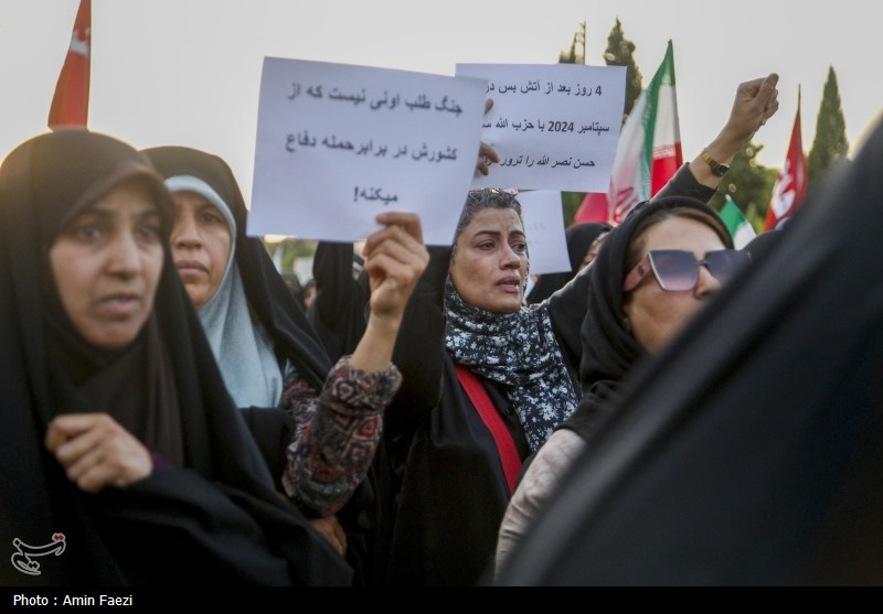 تجمع بشارت فتح در میدان شهداء شیراز- عکس صفحه استان تسنیم