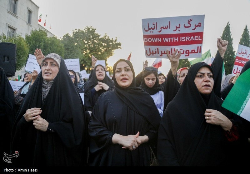 تجمع بشارت فتح در میدان شهداء شیراز- عکس صفحه استان تسنیم