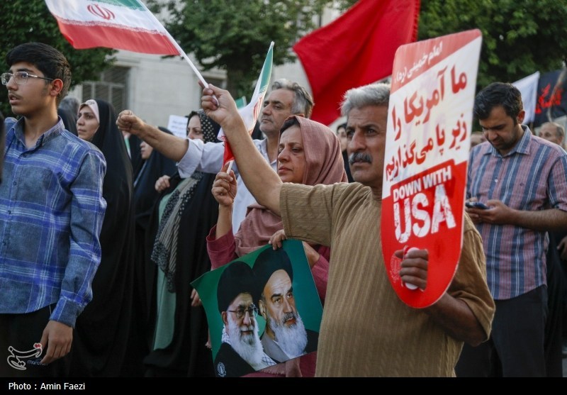 تجمع بشارت فتح در میدان شهداء شیراز- عکس صفحه استان تسنیم