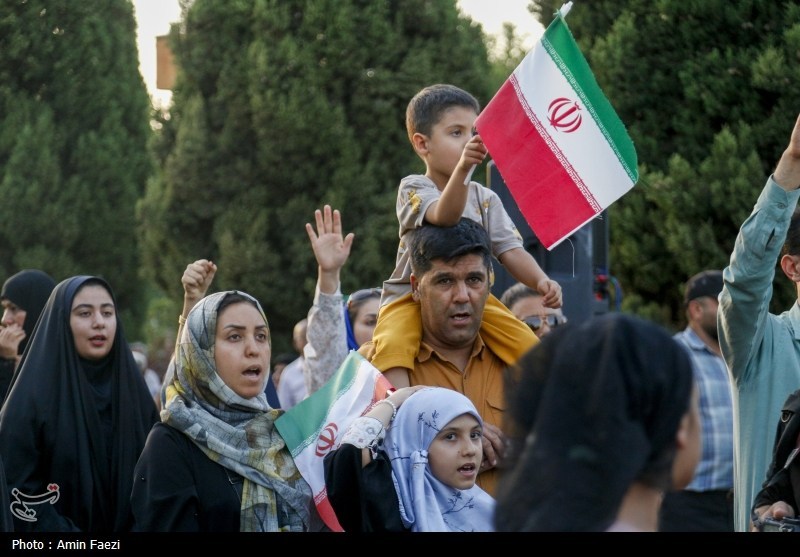 تجمع بشارت فتح در میدان شهداء شیراز- عکس صفحه استان تسنیم