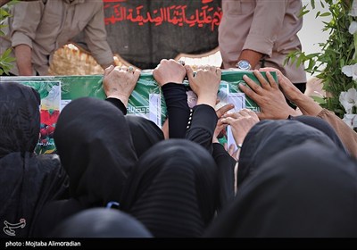 تشیع پیکر شهدای حملات رژیم صهیونیستی در شهرستان نهاوند