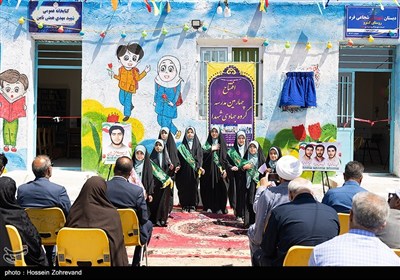 اجرای گروه سرود عاشقان حضرت زهرا سلام الله علیها روستای شمس آباد روداب سبزوار در مراسم افتتاح مدرسه و کتابخانه توسط گروه جهادی شهدا
