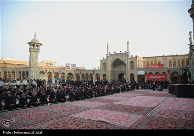 تعویض پرچم حرم مطهر حضرت معصومه (س)