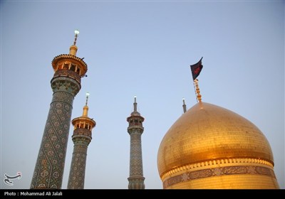 تعویض پرچم حرم مطهر حضرت معصومه (س)