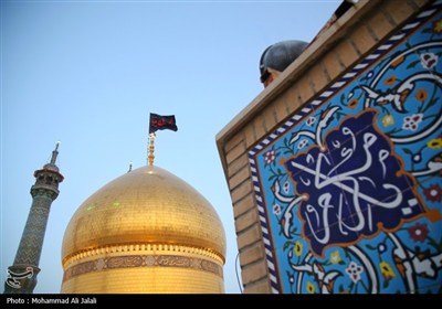 تعویض پرچم حرم مطهر حضرت معصومه (س)