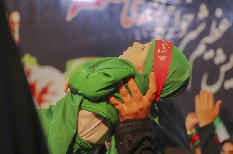حماسه‌سرایی مادران و کودکان/« علی‌اصغر»هایی که نذر مکتب امام حسین (ع) شدند