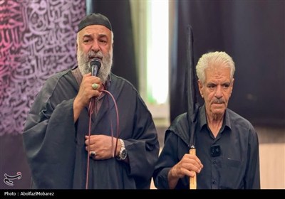 کاشان با غبارروبی مزار محتشم کاشانی به استقبال محرم رفتند