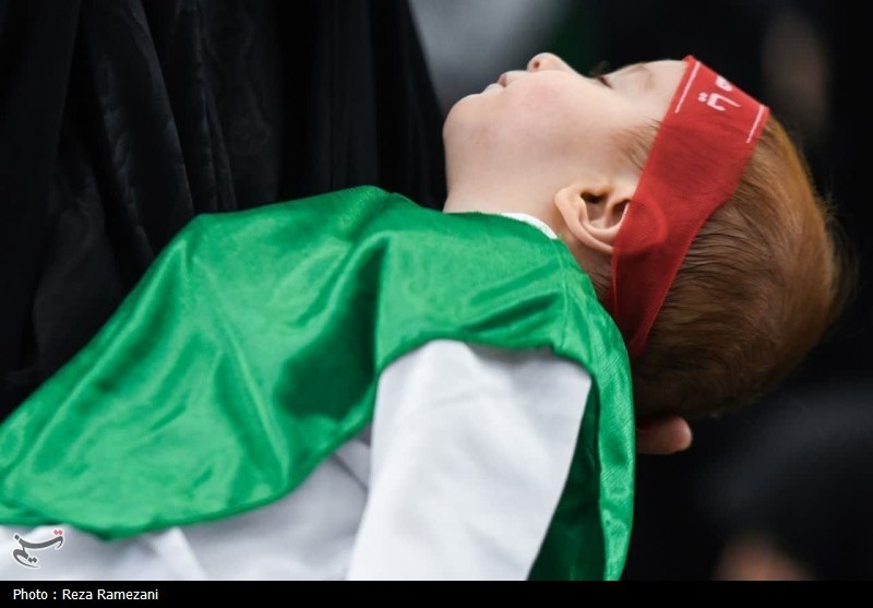 عهد شیرخوارگان با امام مهدی(عج) در مسجد جمکران+ تصاویر