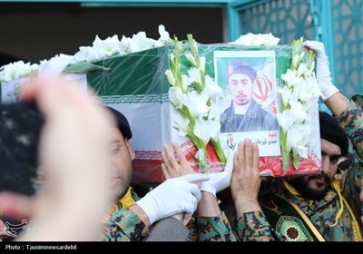 تشیع پرشور پیکر مطهر شهید مدافع وطن در اردبیل؛ سوگواره‌ای به رنگ عاشورا