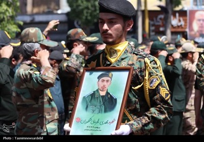 تشیع پرشور پیکر مطهر شهید مدافع وطن در اردبیل؛ سوگواره‌ای به رنگ عاشورا