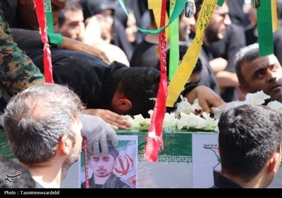 تشیع پرشور پیکر مطهر شهید مدافع وطن در اردبیل؛ سوگواره‌ای به رنگ عاشورا