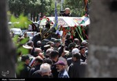 استقبال و تشییع پیکر شهید حمله اسرائیل در سنندج/شهید بسطامی به زادگاهش بدرقه شد+فیلم