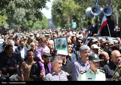تشیع پرشور پیکر مطهر شهید مدافع وطن در اردبیل؛ سوگواره‌ای به رنگ عاشورا
