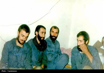 از راست سردار شهید علیرضا حاجی بابایی، سرلشگر شهید حاج حسین همدان، سپهبد شهید شادمانی و سردار شهید حبیب الله مظاهری