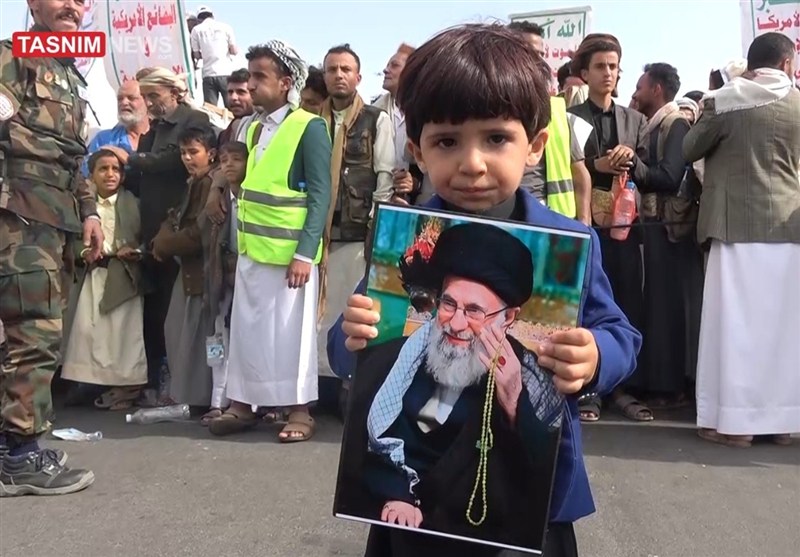 الیمنییون یبارکون انتصار الجمهوریة الإسلامیة ویؤکدون الثبات مع غزة حتى النصر بمسیرة ملیونیة