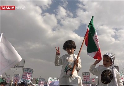 الیمنییون یبارکون انتصار الجمهوریة الإسلامیة ویؤکدون الثبات مع غزة حتى النصر بمسیرة ملیونیة