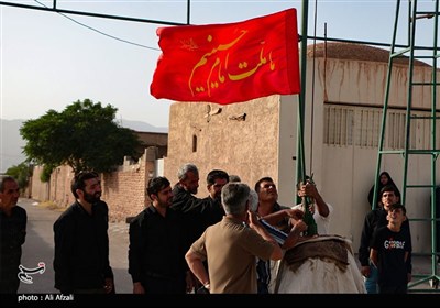 برپایی خیمه عزای امام حسین (ع) در ده زیار روستای تعزیه ایران