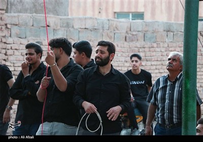 برپایی خیمه عزای امام حسین (ع) در ده زیار روستای تعزیه ایران