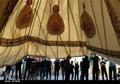 برپایی خیمه عزای امام حسین (ع) در ده زیار روستای تعزیه ایران