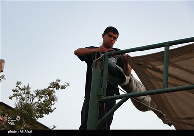 برپایی خیمه عزای امام حسین (ع) در ده زیار روستای تعزیه ایران
