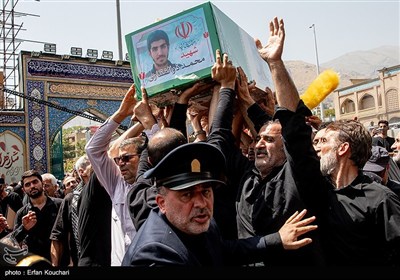 مراسم خاکسپاری شهدای اقتدار ایران در امامزاده صالح (ع)