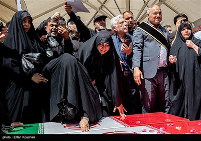 مراسم خاکسپاری شهدای اقتدار ایران در امامزاده صالح (ع)