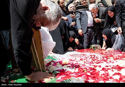 مراسم خاکسپاری شهدای اقتدار ایران در امامزاده صالح (ع)