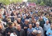 وداع باشکوه مردم ممسنی با شهید مدافع وطن/ پیکر قهرمان بر دستان امت