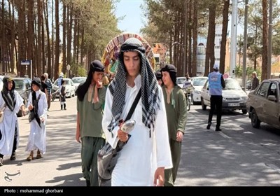 طنین‌انداز شدن نوای کاروان نینوا در خیابان‌های بیرجند