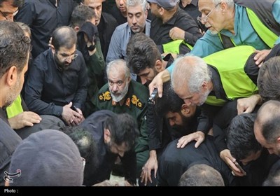 پیکر شهید‌ سلامی ‌در حرم عبدالعظیم‌ آرام گرفت