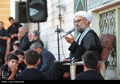 کوچه به کوچه عشق تو جار می‌زنیم