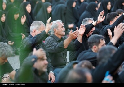 کوچه به کوچه عشق تو جار می‌زنیم