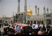 تشییع و تدفین پیکر شهید قناعت‌کار در حرم حضرت معصومه(س)