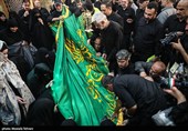 تشییع و خاکسپاری پیکر شهید «حسین سلامی» در حرم عبدالعظیم (ع)