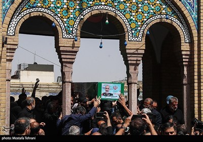 تشییع و خاکسپاری پیکر شهید &#171;حسین سلامی&#187; در حرم عبدالعظیم (ع)