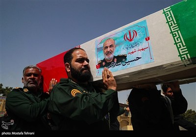 تشییع و خاکسپاری پیکر شهید &#171;حسین سلامی&#187; در حرم عبدالعظیم (ع)