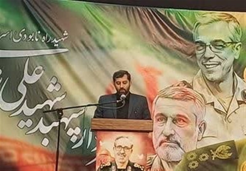 فرزند شهید شادمانی: پیوند ملت ایران با ولایت، منبع نور و پیروزی است