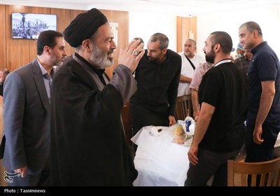 دیدار صمیمی سرپرست حجاج ایرانی با زائران کشورمان