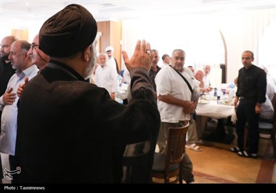 دیدار صمیمی سرپرست حجاج ایرانی با زائران کشورمان