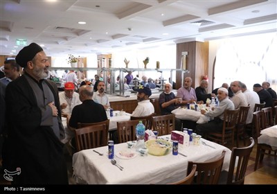 دیدار صمیمی سرپرست حجاج ایرانی با زائران کشورمان