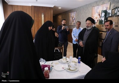 دیدار صمیمی سرپرست حجاج ایرانی با زائران کشورمان