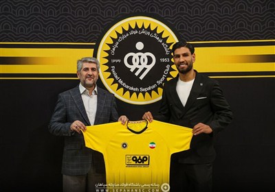 علياري،مهاجم
