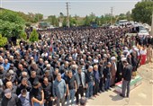 شهید حسین تکدهقان در روستای صالحیه نظرآباد آرام گرفت+تصویر