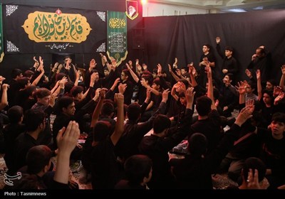 عزاداری نوجوانان فاطمی در ماه محرم